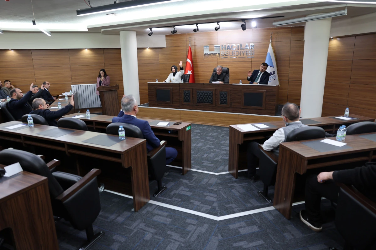 Başkan &Ouml;zdoğan: "Altyapı ve &uuml;st yapı &ccedil;alışmalarımız devam ediyor"