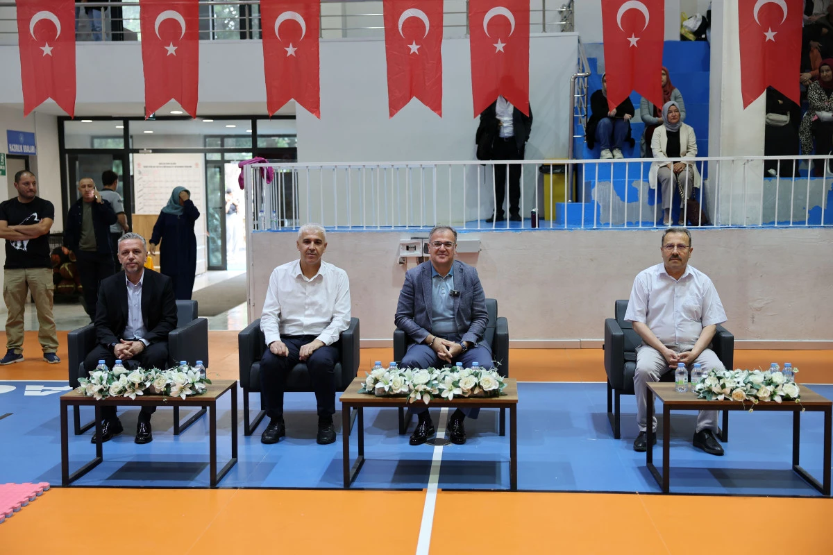 Başkan Özdoğan: “Gençlerimizin Gelişmesi için Tüm İmkânlarımızı Seferber Ettik”