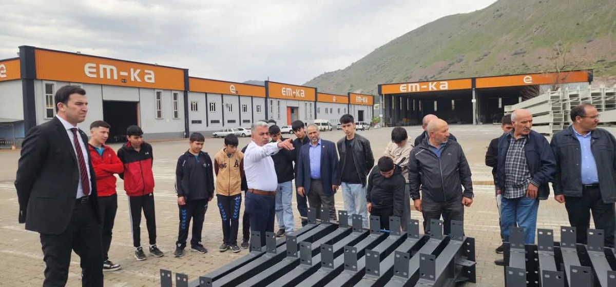 Meslek Lisesi Öğrencilerinden Emka Çelik Konstrüksiyon’a Teknik Ziyaret