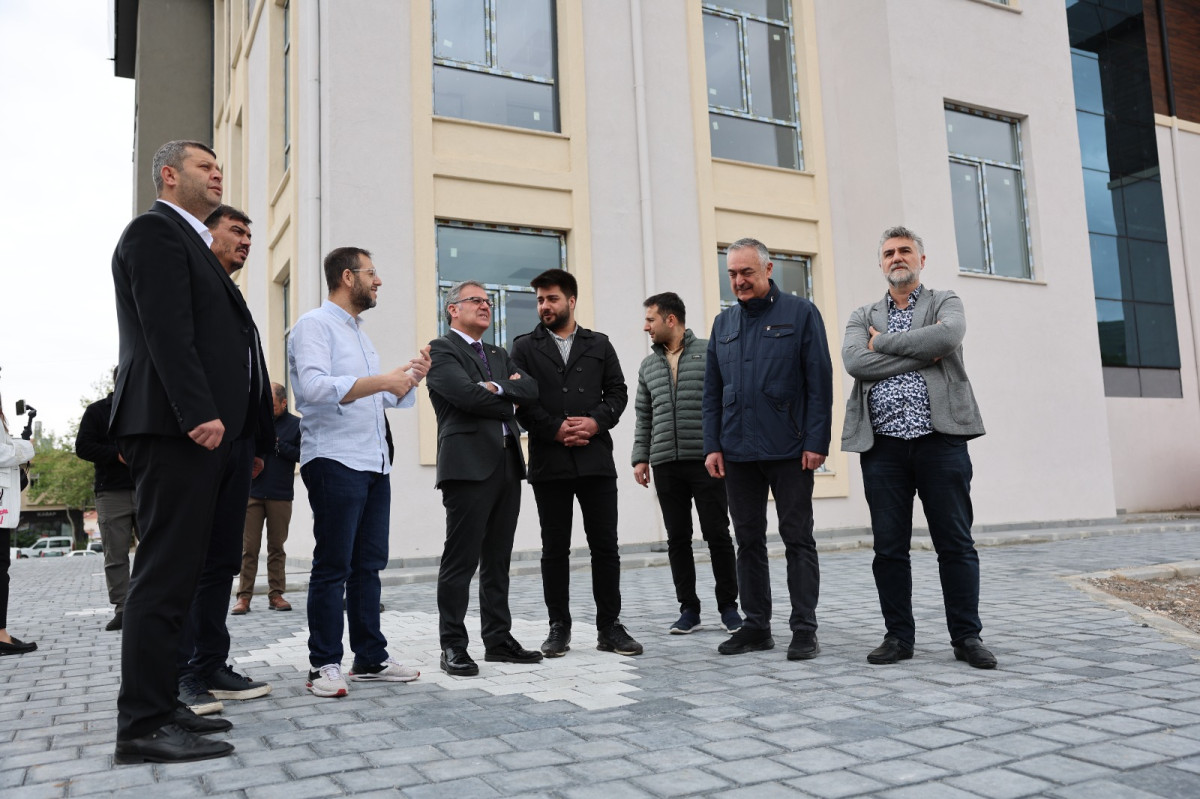 ÖZDOĞAN, YENİ HİZMET BİNASINI İNCELEDİ